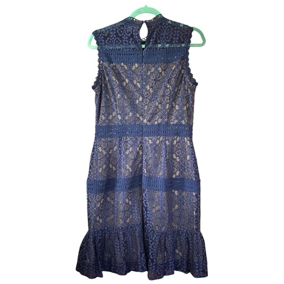 Chelsea28 Navy Mock Neck Lace Sheath Dress Sleeveless Sz M Nude Underlay - Picture 7 of 14